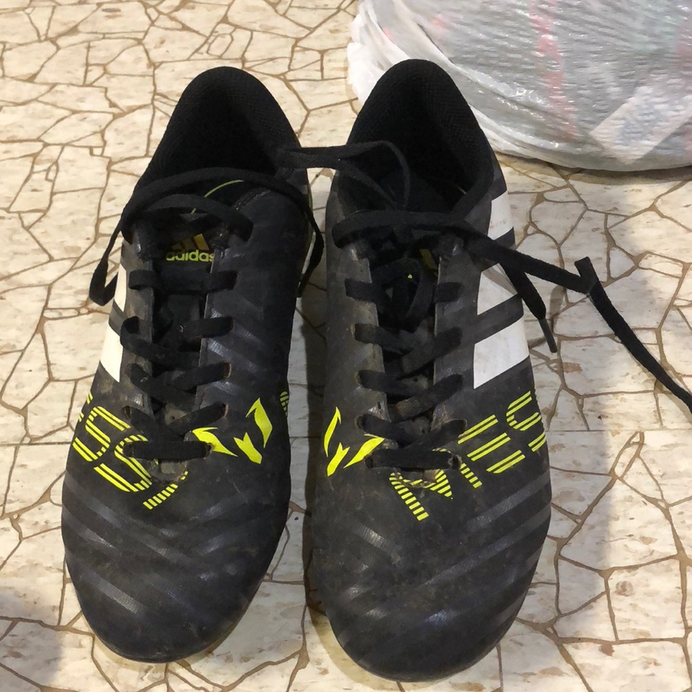 Soccer cleats